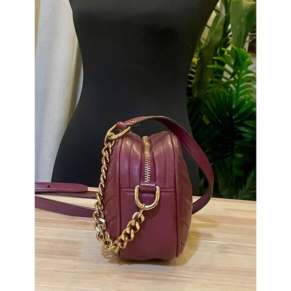 AUTHENTIC TORY BURCH MAROON KIRA QUILTED CAMERA BAG - Picture 3 of 9